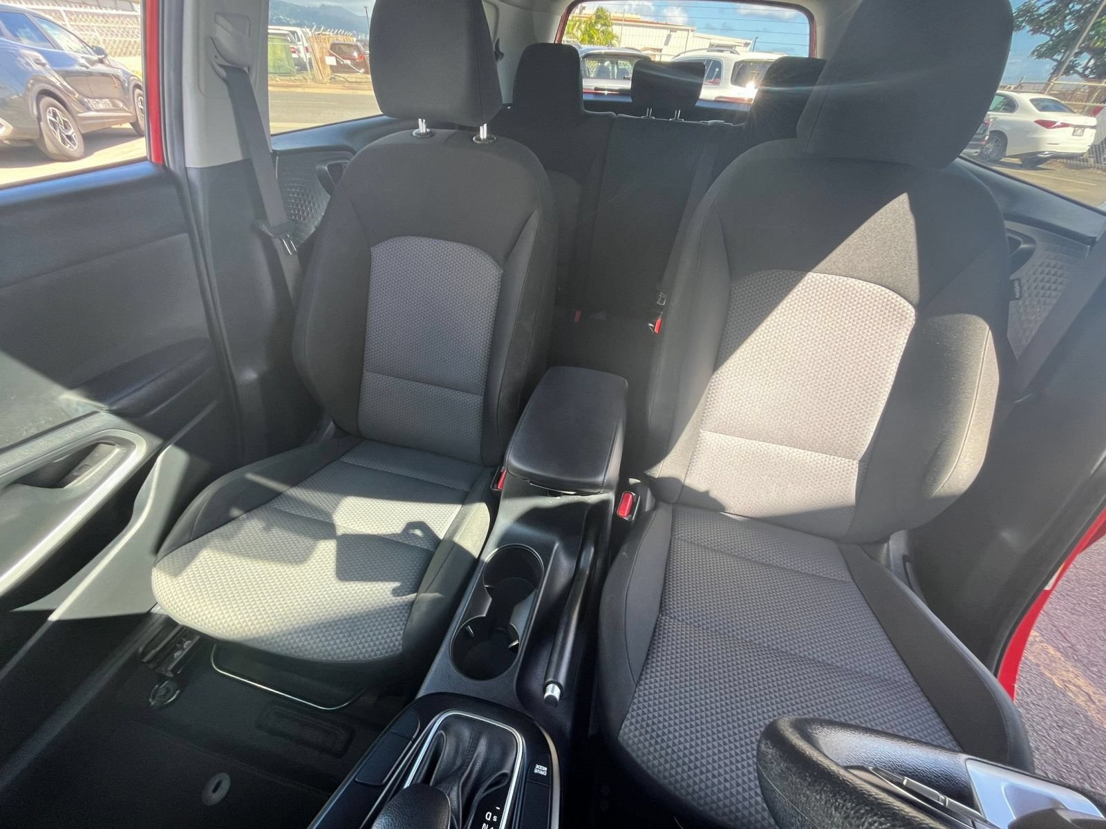 Used 2025 Kia Soul LX w/ LX Technology Package FWD image 33