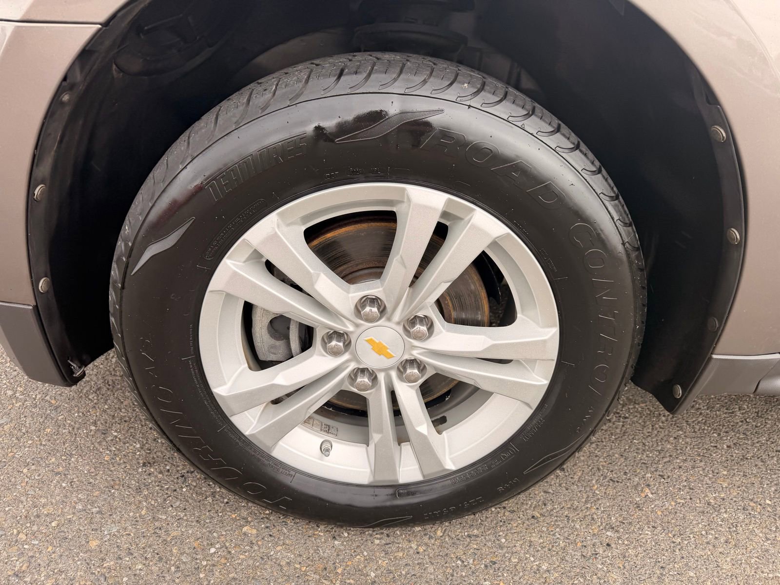 Used 2010 Chevrolet Equinox LT w/ Vehicle Interface Package image 2