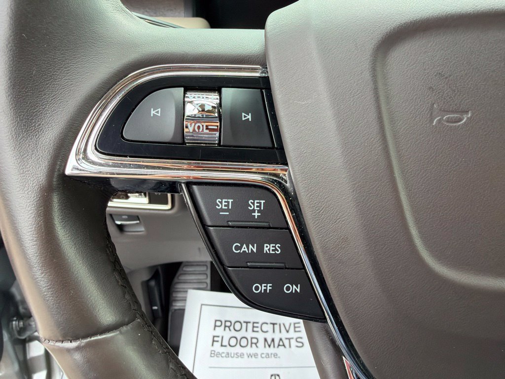 Used 2023 Lincoln Nautilus Reserve AWD/4WD image 19