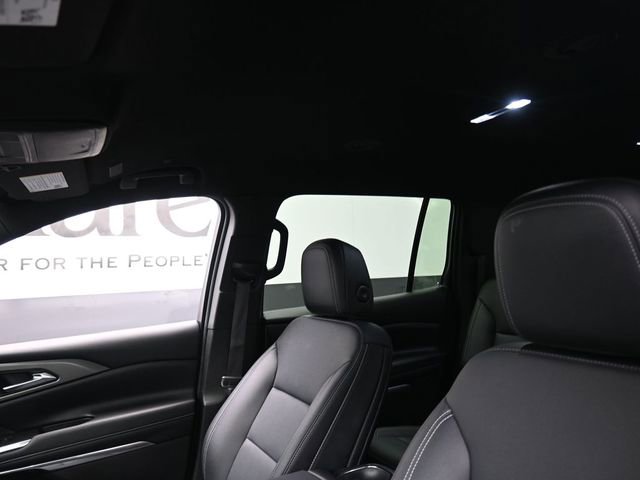 Used 2025 Chevrolet Traverse LT image 17