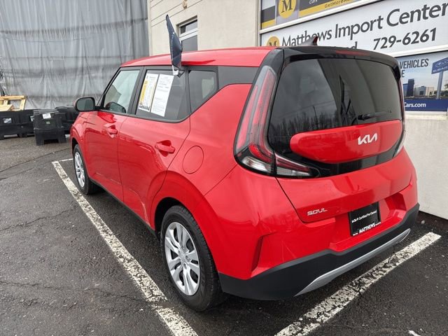 Certified 2024 Kia Soul LX image 3