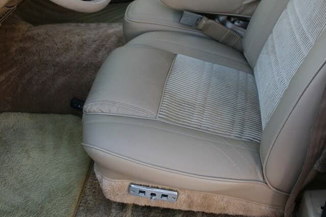 Used 1990 Jeep Grand Wagoneer image 55