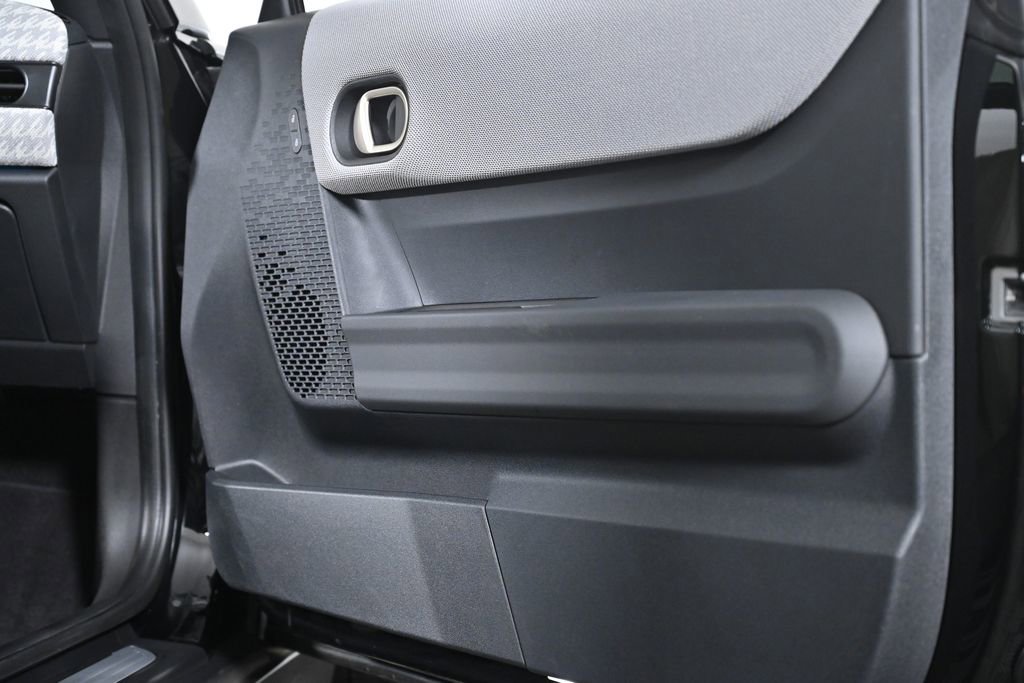 Used 2025 MINI Cooper 2-Door Hardtop image 34