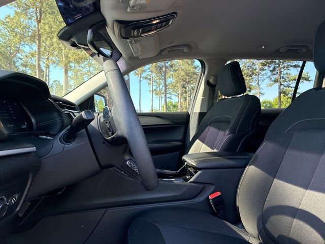 Used 2023 Jeep Grand Cherokee L Laredo w/ Luxury Tech Group I RWD image 21