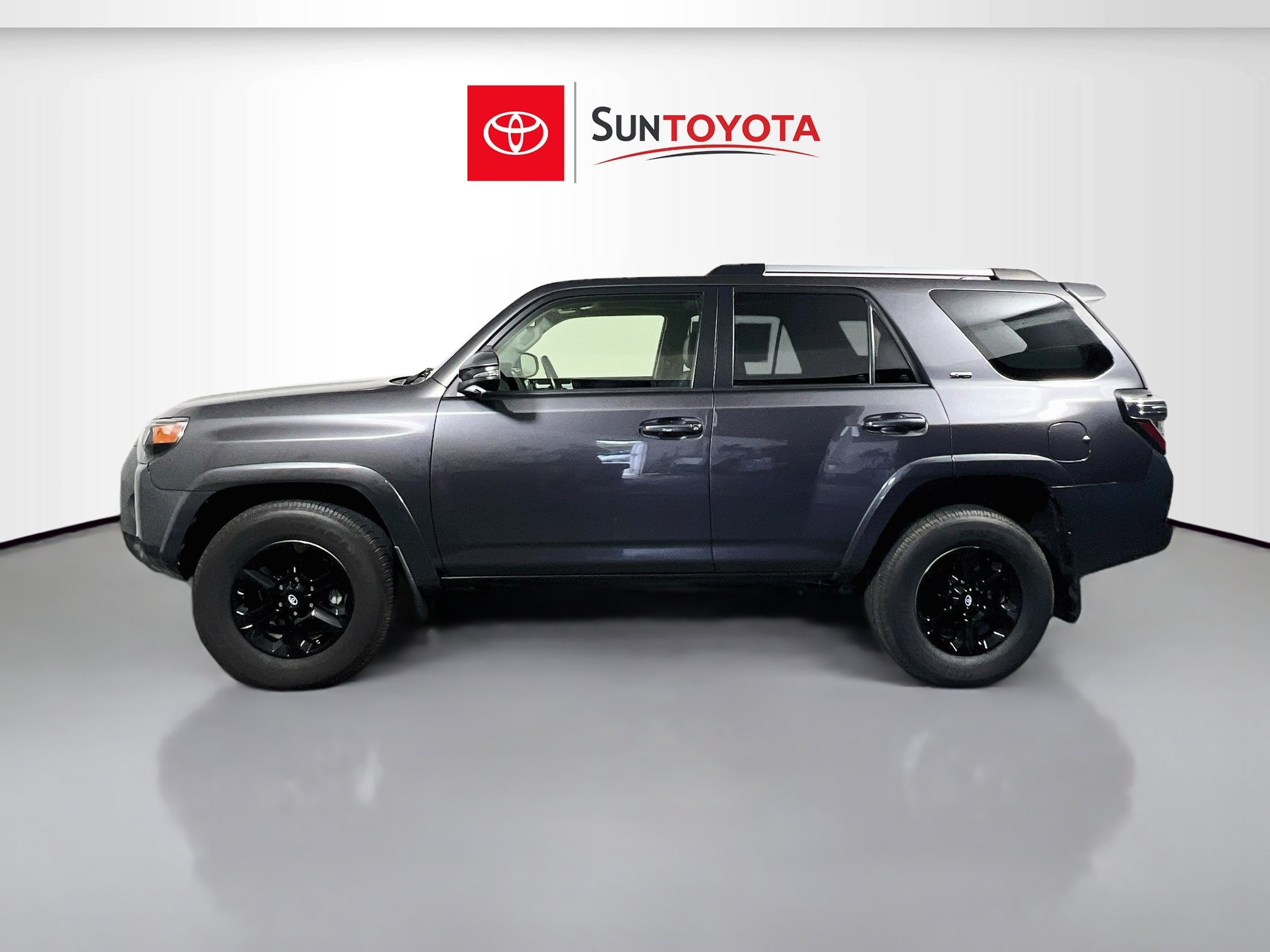 Used 2023 Toyota 4Runner SR5 Premium w/ Moonroof Package RWD image 28