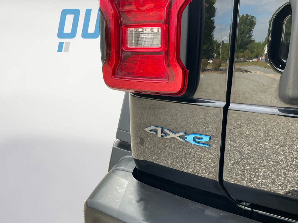 Used 2023 Jeep Wrangler Unlimited Rubicon 4xe w/ Cold Weather Group AWD/4WD image 20
