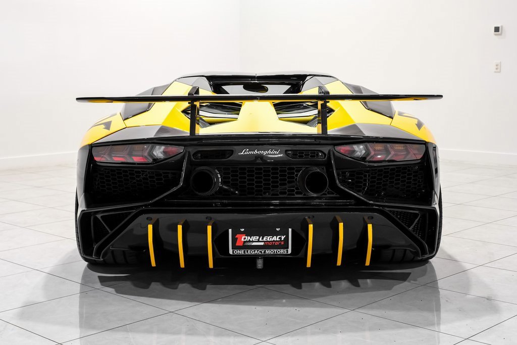 Used 2016 Lamborghini Aventador LP 700-4 image 7