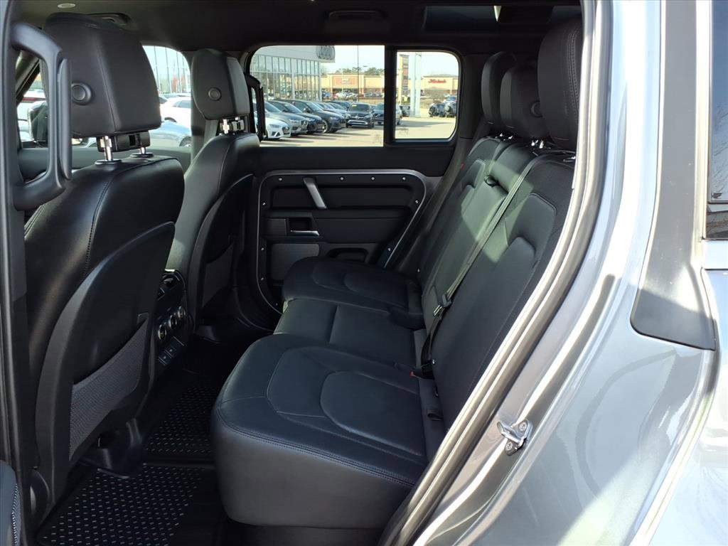 Certified 2024 Land Rover Defender 110 X-Dynamic SE image 11