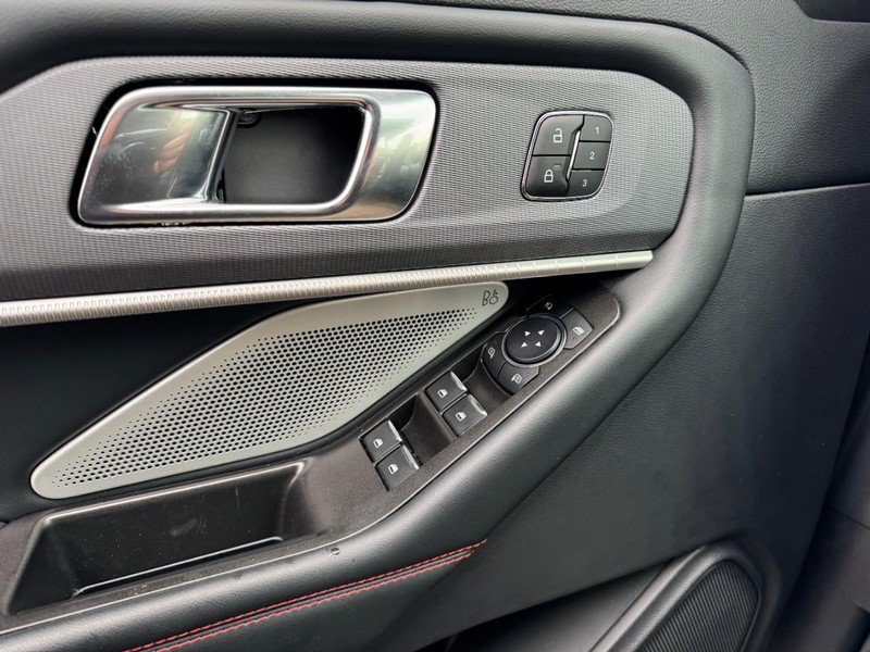 Used 2025 Ford Explorer ST RWD image 25