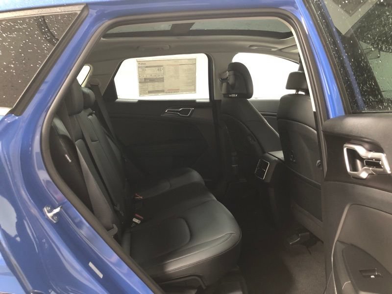 New 2026 Kia Sportage EX w/ EX Panorama Roof Package FWD image 11