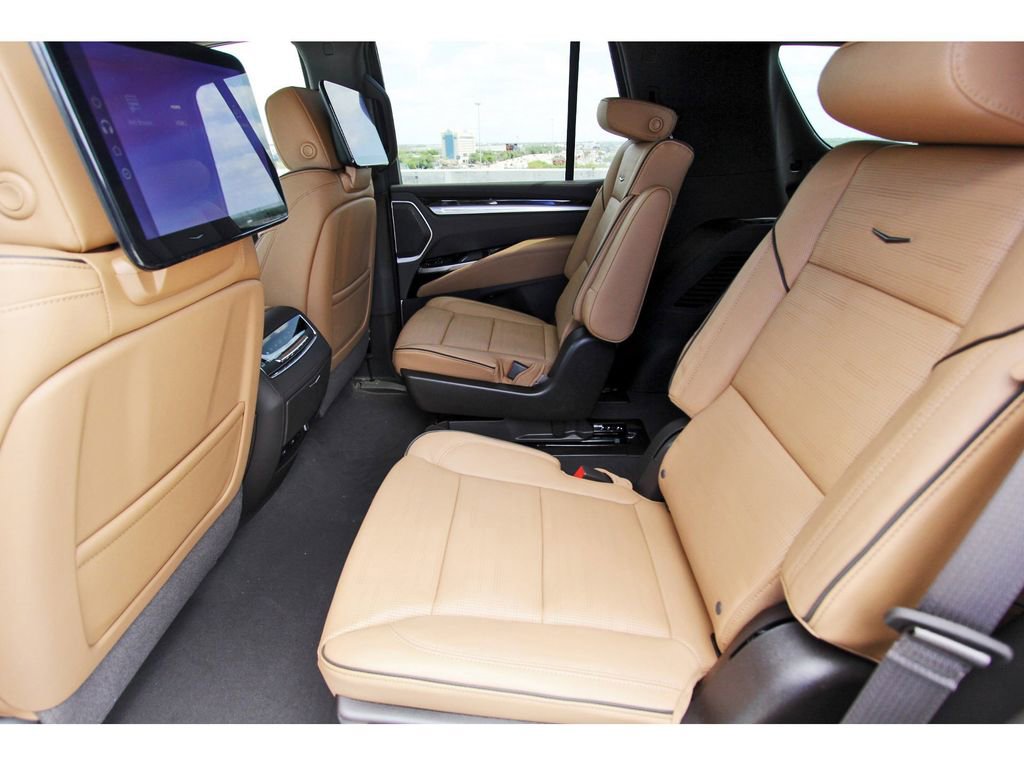 New 2026 Cadillac Escalade Luxury image 7