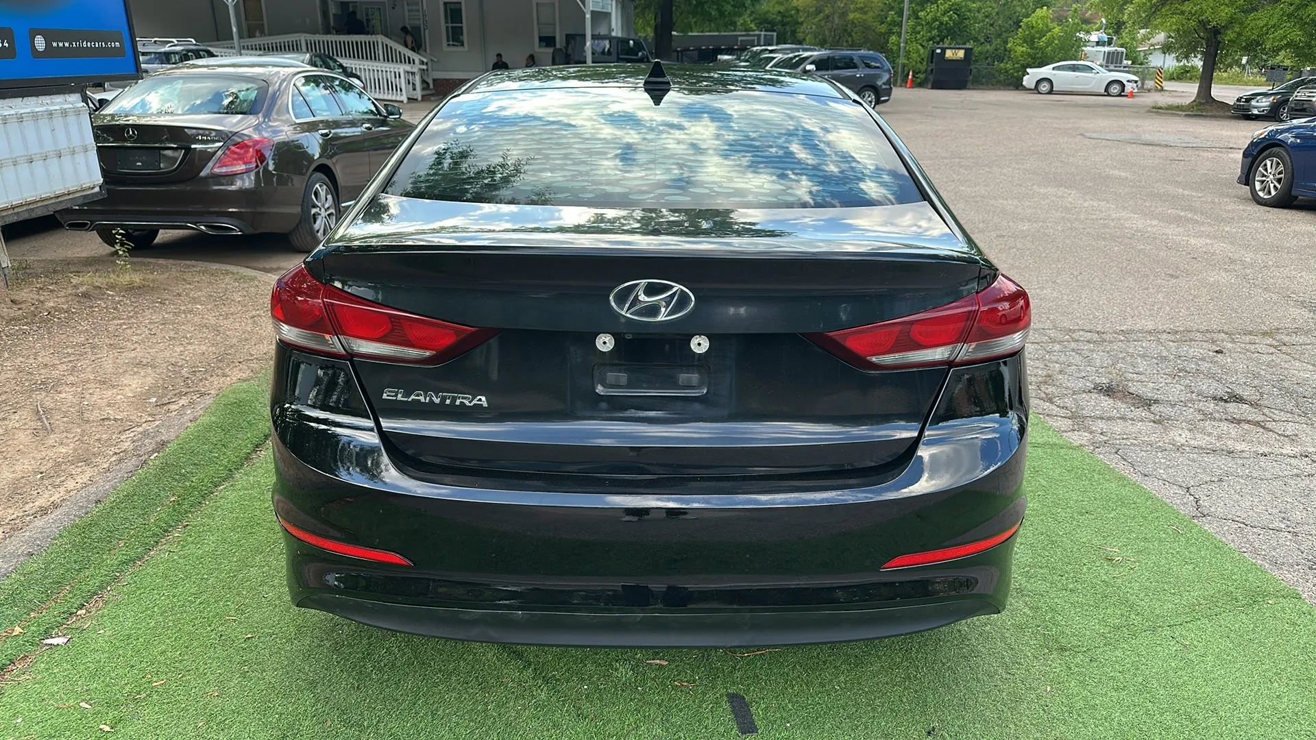 Used 2017 Hyundai Elantra SE FWD image 6