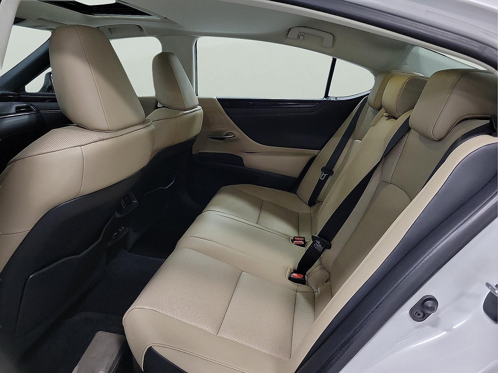 Used 2021 Lexus ES 300h w/ Premium Package FWD image 9