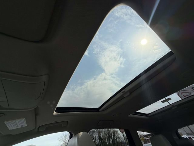 Used 2021 Buick Enclave Premium w/ Sun and Sites Package image 23