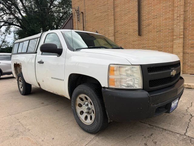 Used 2008 Chevrolet Silverado 1500 W/T RWD image 2