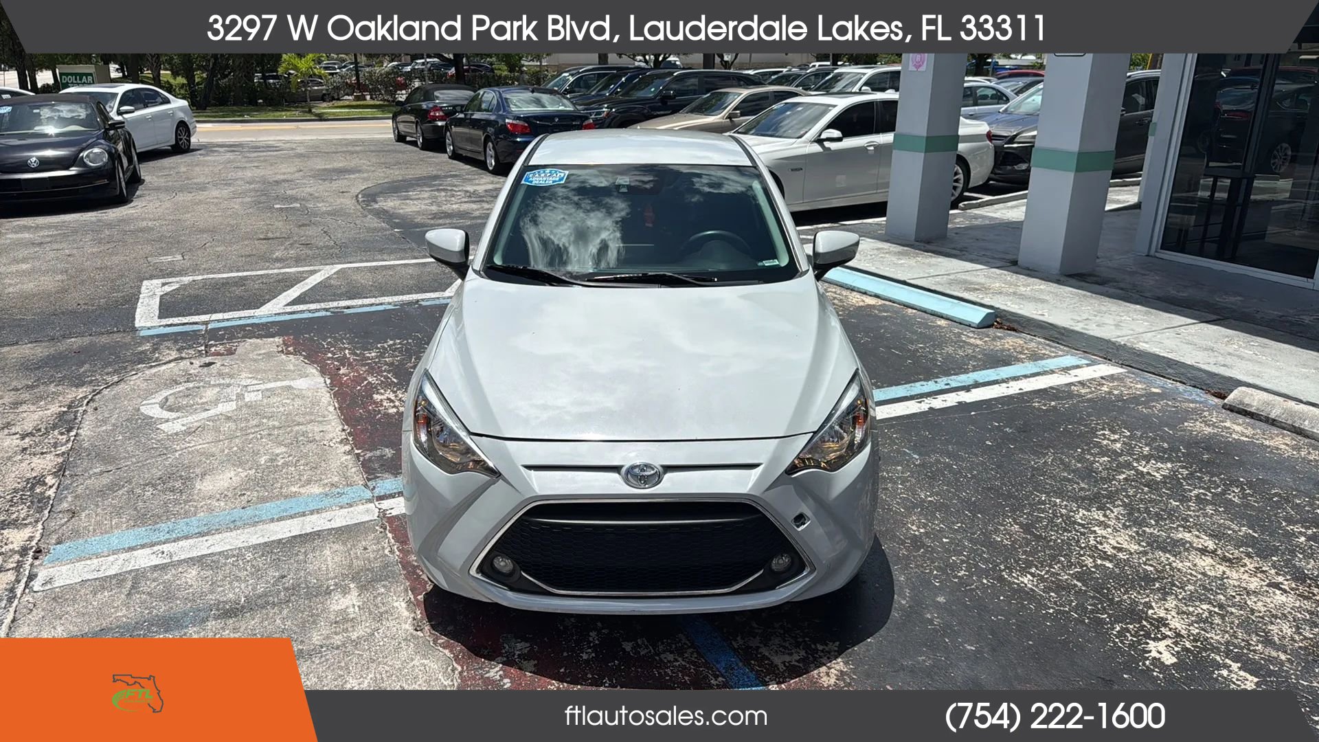 Used 2019 Toyota Yaris LE FWD image 4