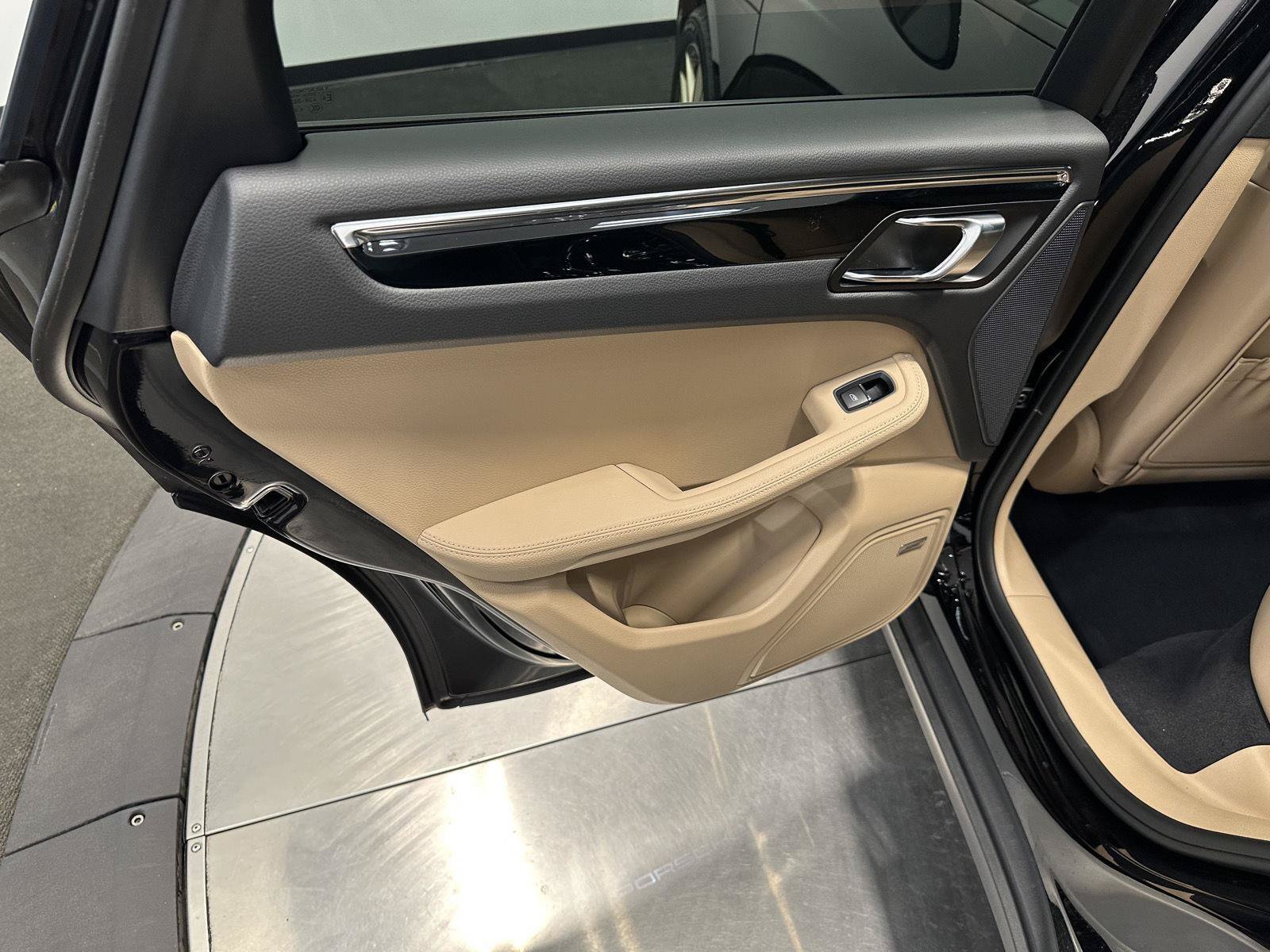 New 2026 Porsche Macan AWD/4WD image 33