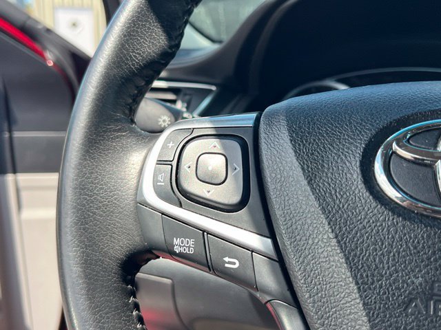 Used 2016 Toyota Camry SE w/ Moonroof Package FWD image 15