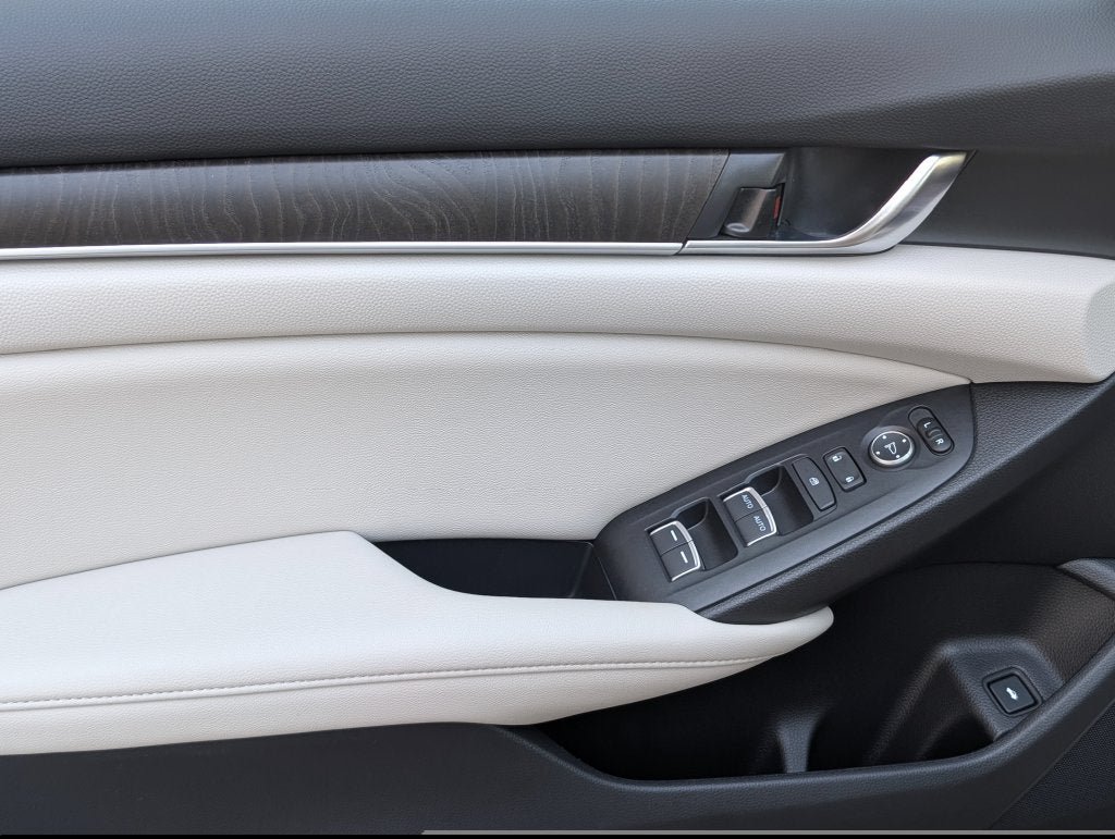 Used 2020 Honda Accord EX image 9