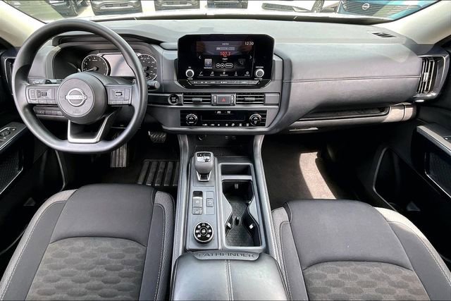 Certified 2025 Nissan Pathfinder S image 7