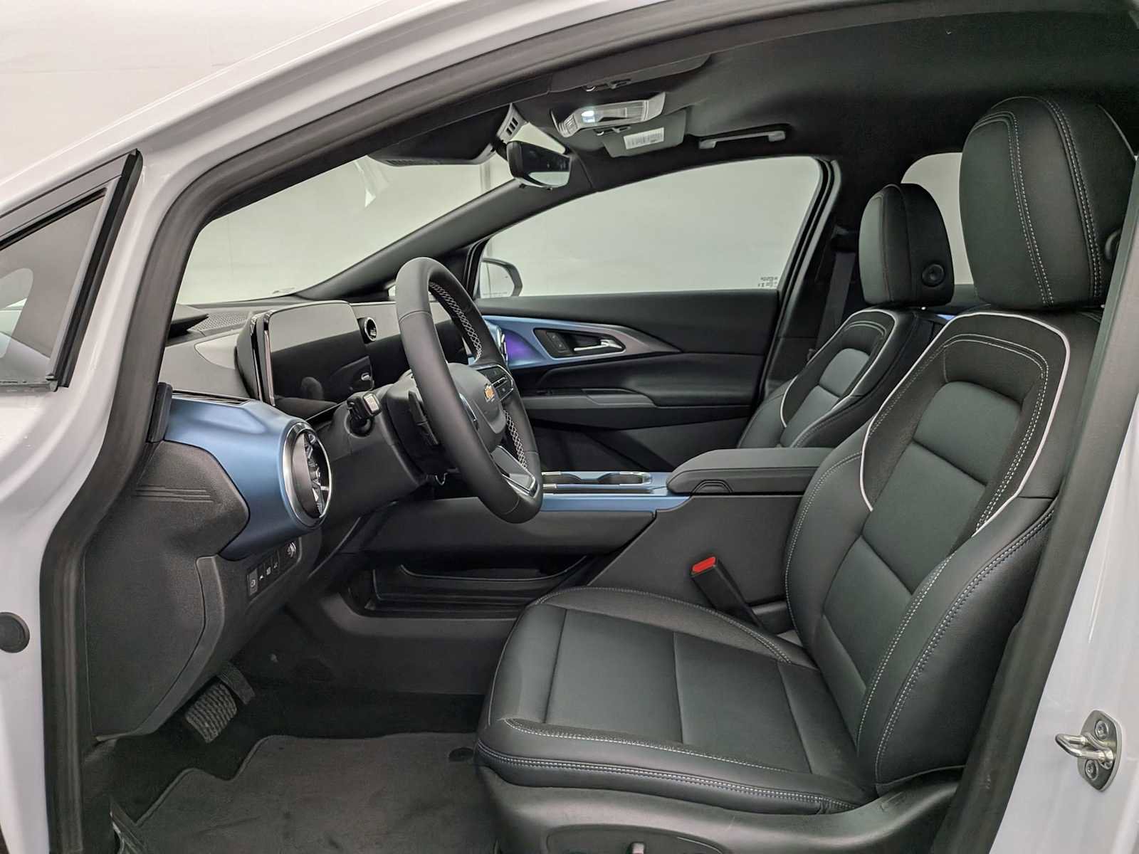 New 2026 Chevrolet Equinox EV LT image 16