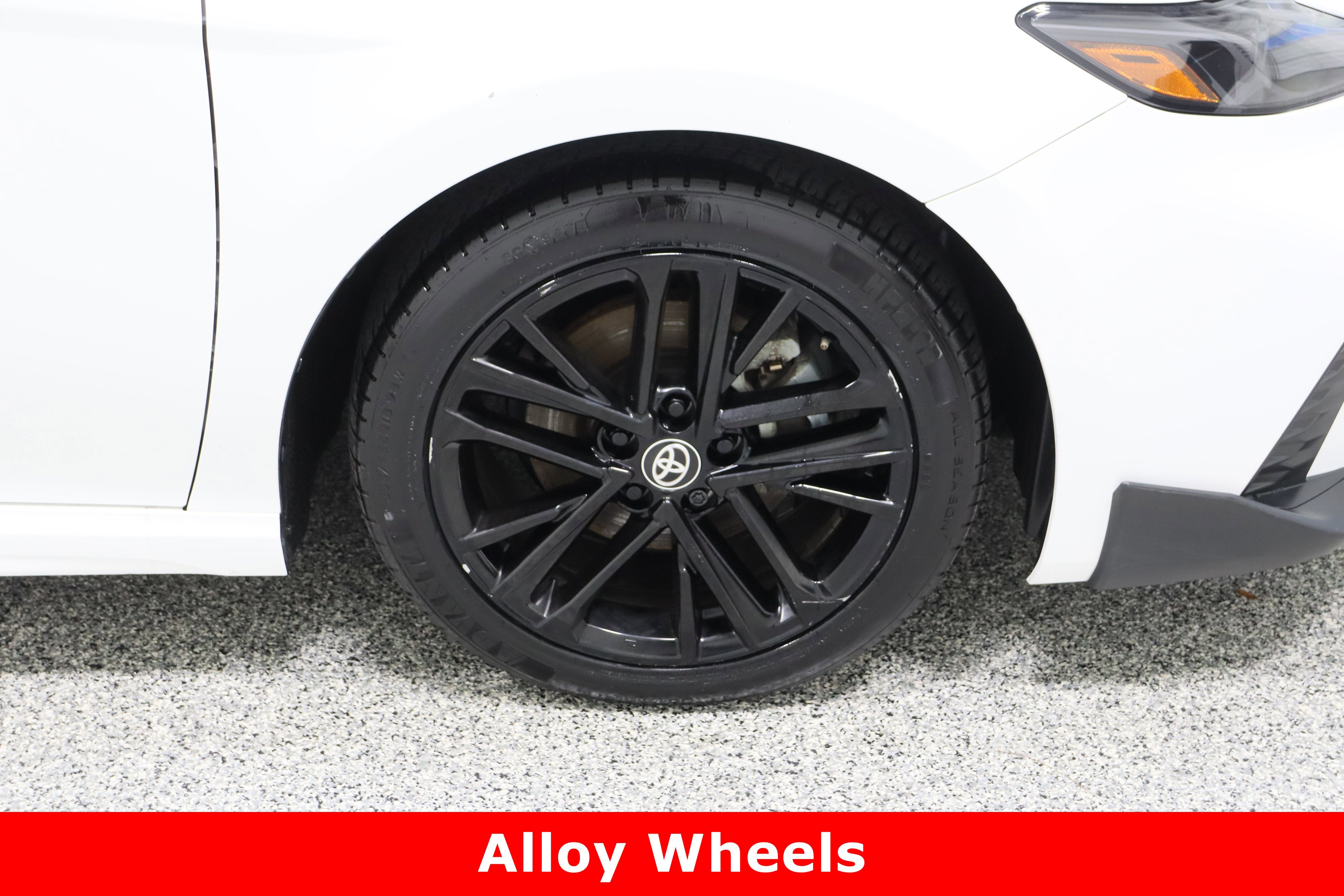 Used 2025 Toyota Camry SE image 5