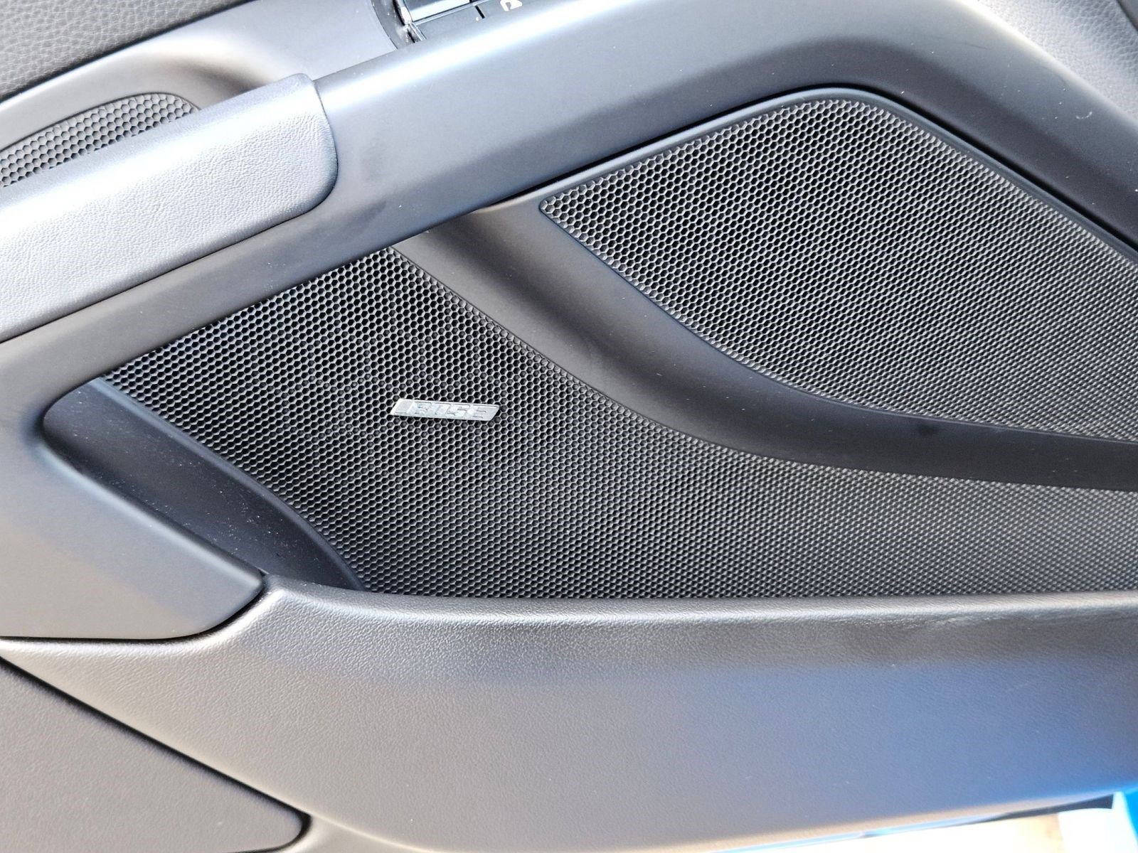 Used 2025 Porsche 718 Cayman image 14