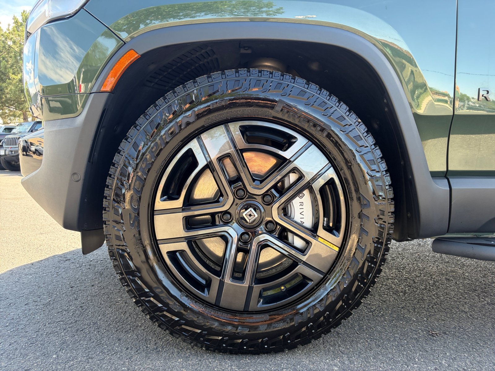 Used 2025 Rivian R1T Adventure AWD/4WD image 11