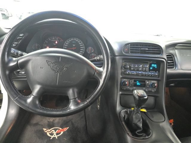 Used 2001 Chevrolet Corvette Convertible w/ Preferred Equipment Group2 RWD image 16