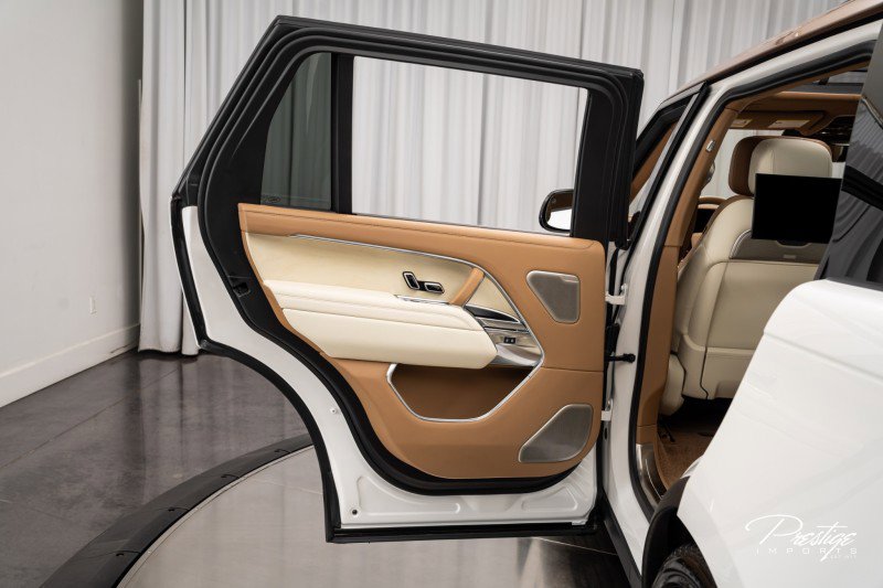 Used 2023 Land Rover Range Rover SV image 45