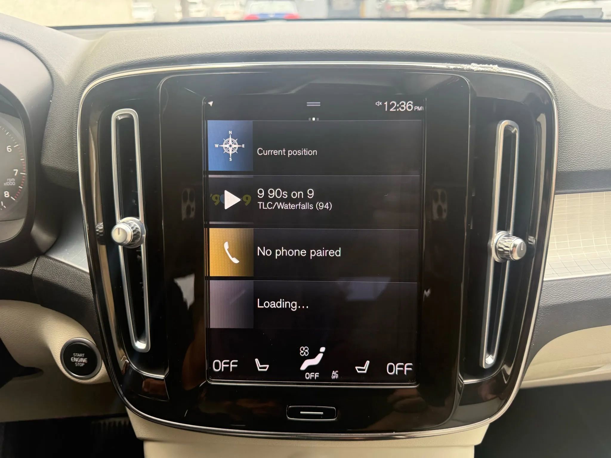 Used 2022 Volvo XC40 T5 Momentum image 17