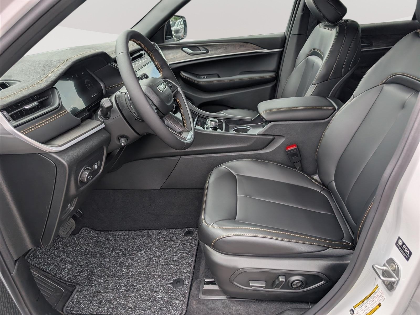 New 2026 Jeep Grand Cherokee Limited AWD/4WD image 12