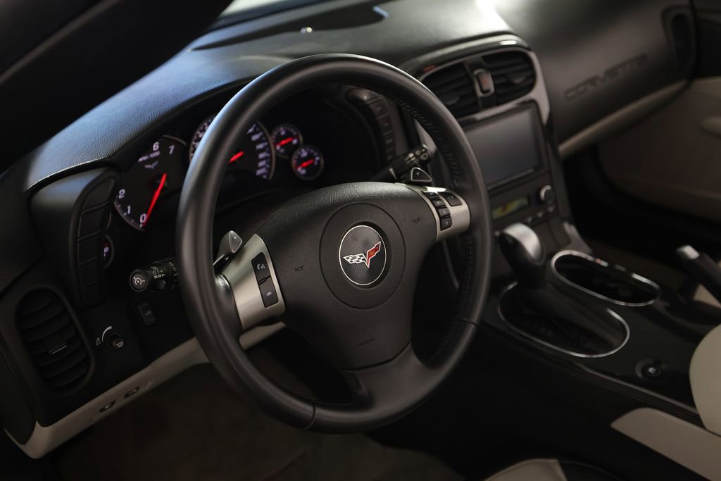 Used 2011 Chevrolet Corvette Grand Sport w/ Preferred Equipment Group RWD image 18