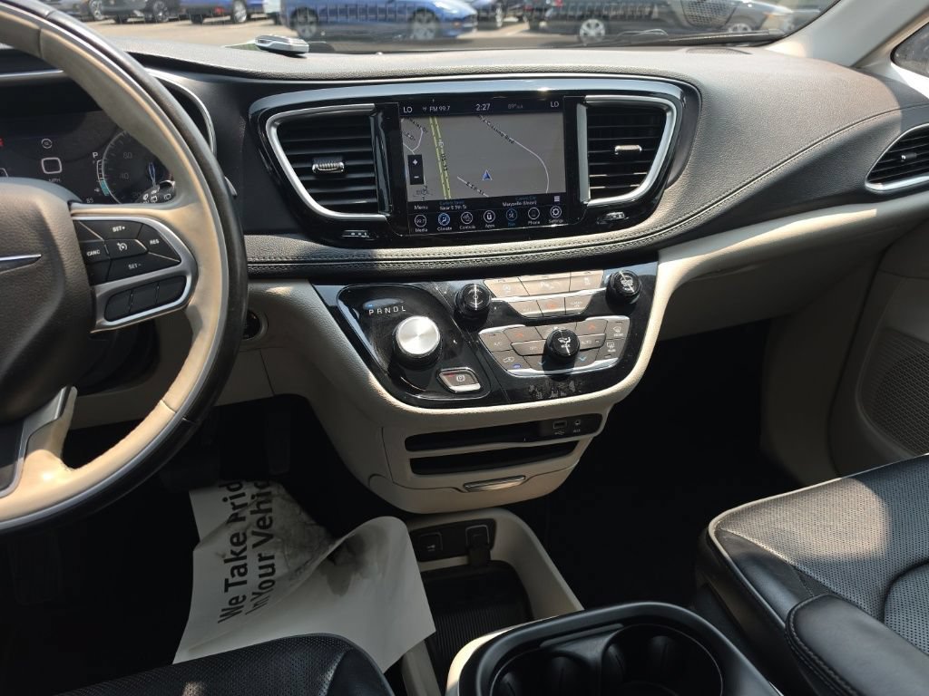 Used 2020 Chrysler Pacifica Limited FWD image 28