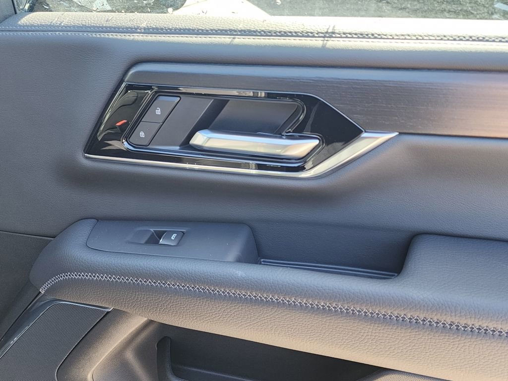 New 2026 GMC Yukon XL Denali w/ Denali Reserve Package image 46