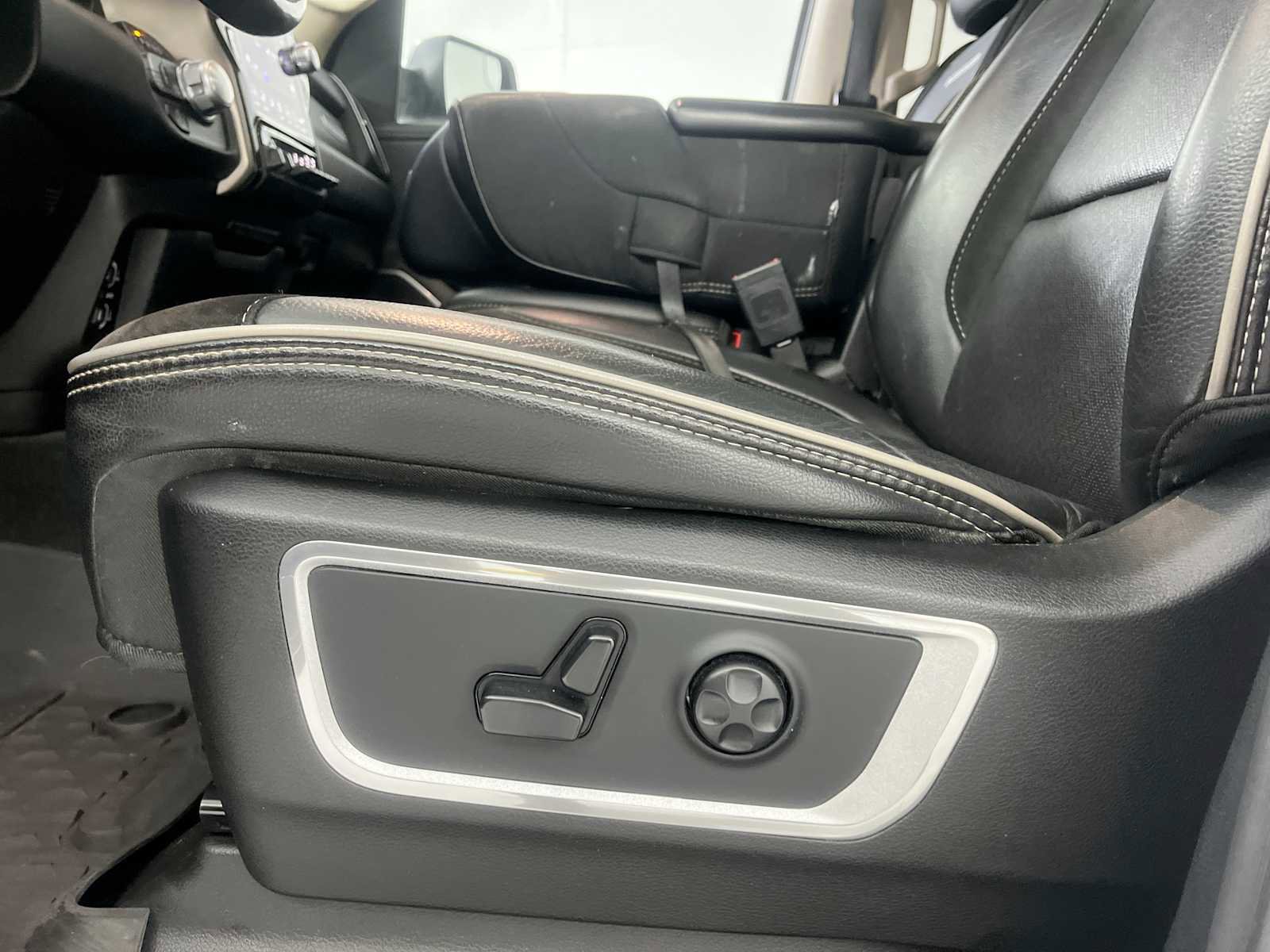 Used 2021 RAM 1500 Laramie image 14