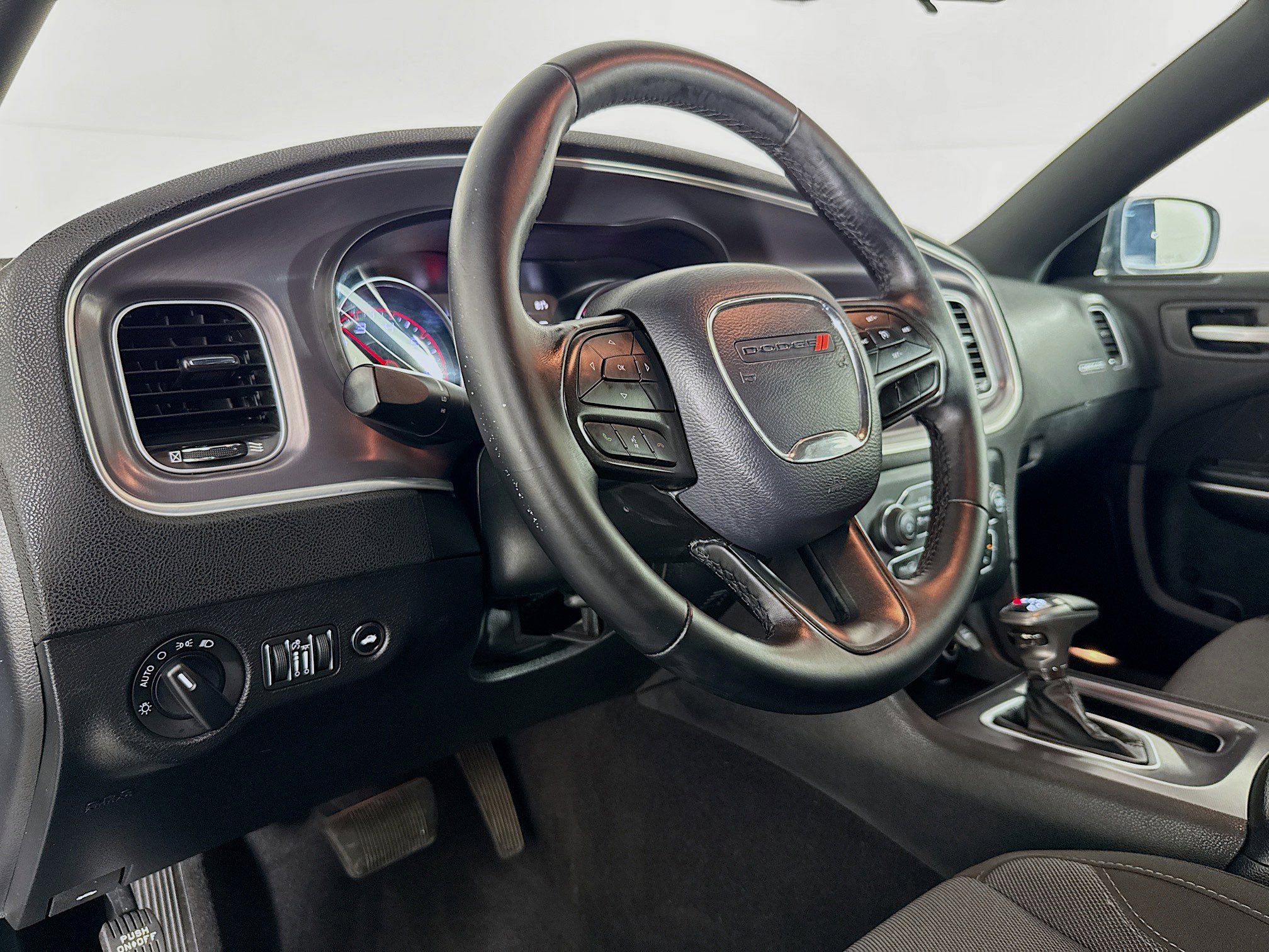 Used 2020 Dodge Charger SXT image 22