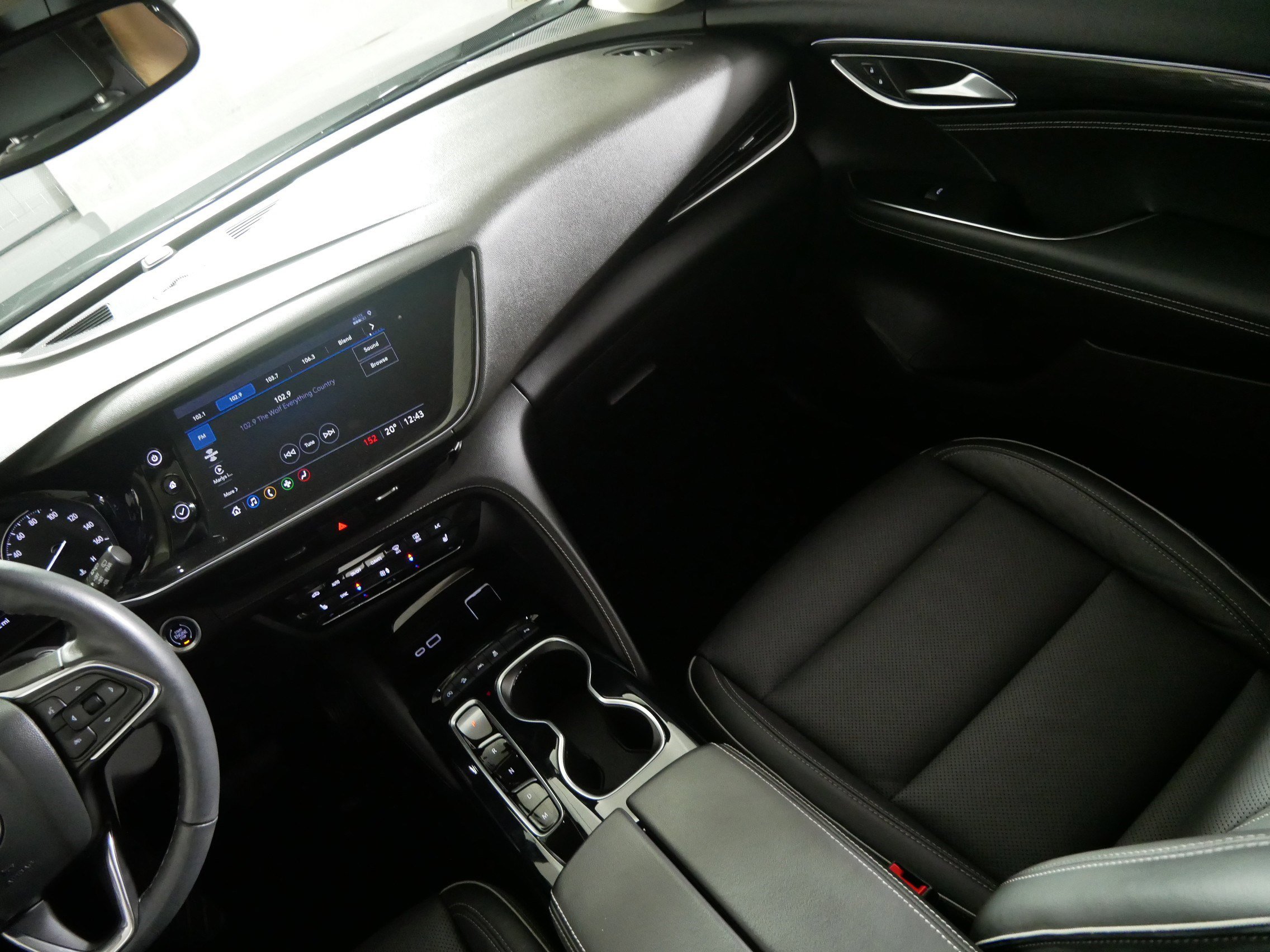 Used 2021 Buick Envision Essence image 11