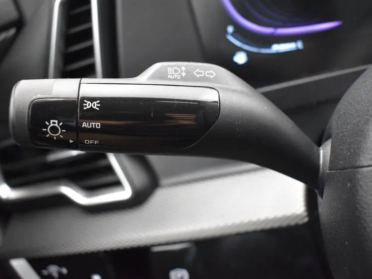 Used 2025 Kia Sportage LX image 25