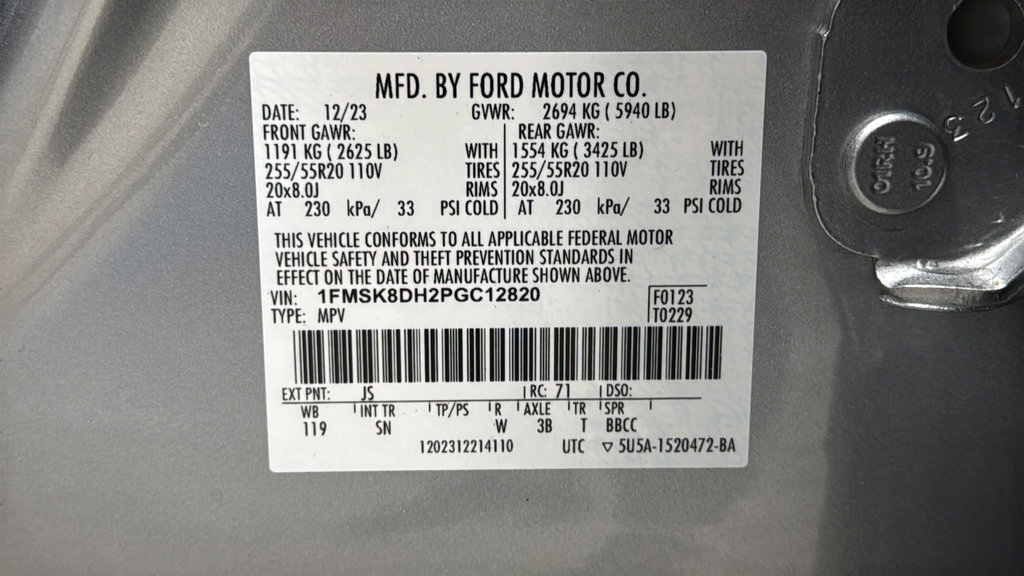 Used 2023 Ford Explorer XLT w/ Equipment Group 202A AWD/4WD image 29