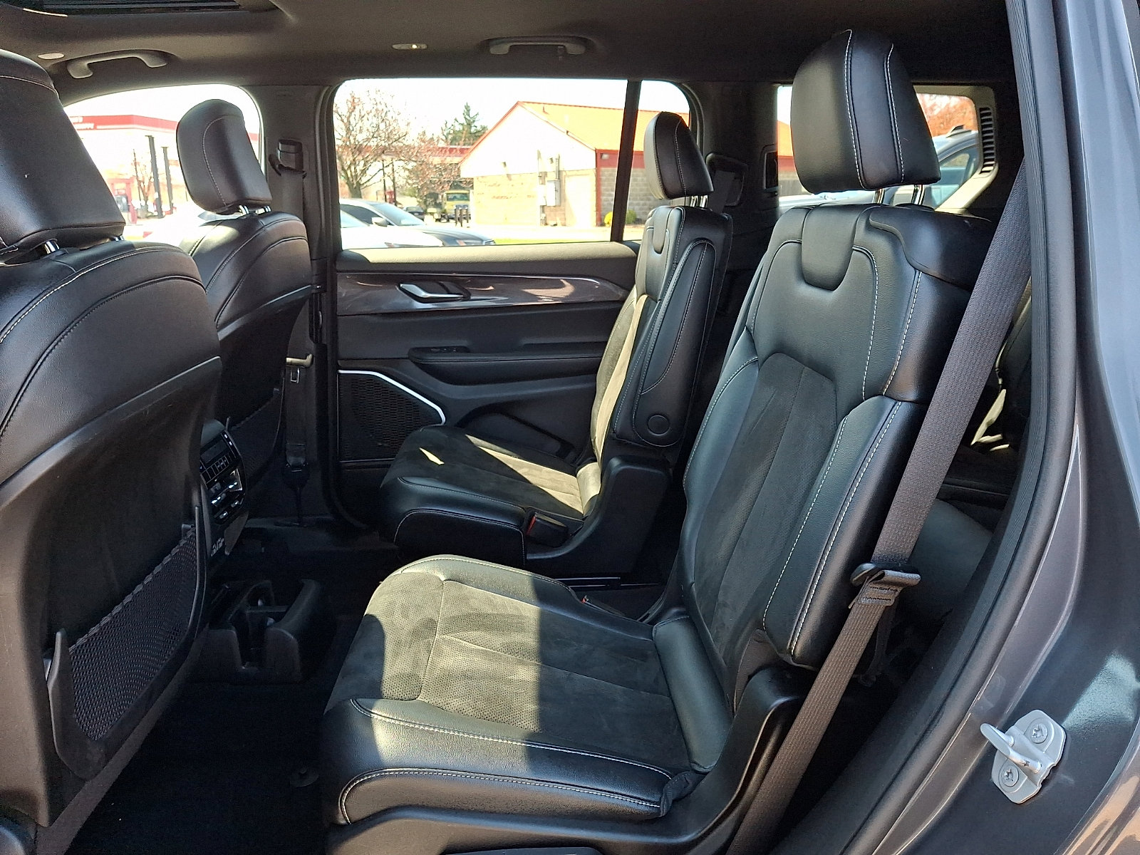 Used 2021 Jeep Grand Cherokee L Laredo AWD/4WD image 10