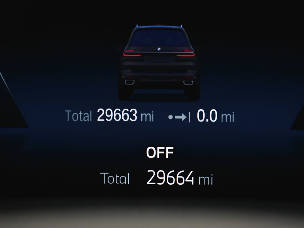 Used 2023 BMW X7 xDrive40i w/ Executive Package image 20