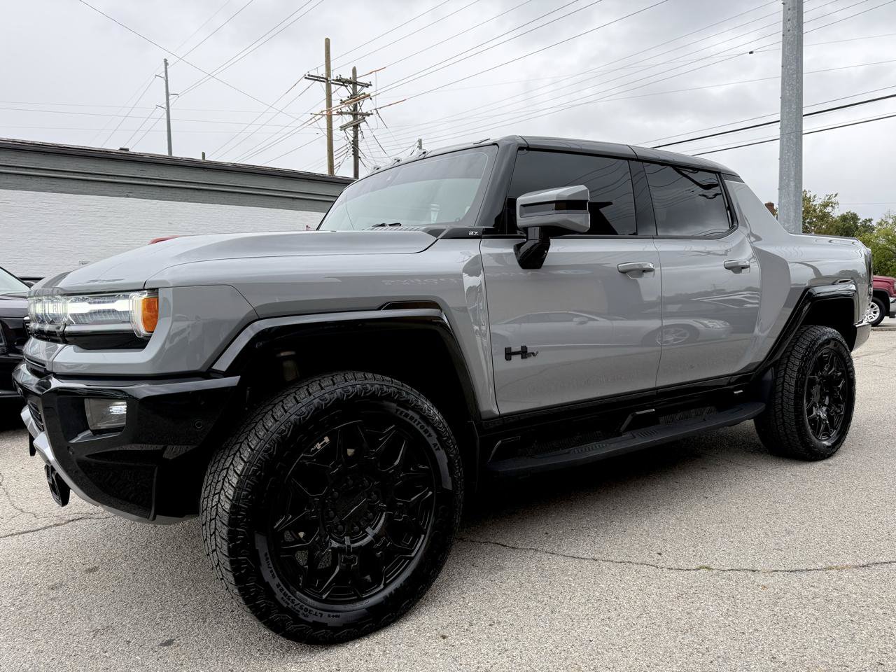 Used 2025 GMC Hummer EV 2X AWD/4WD image 2
