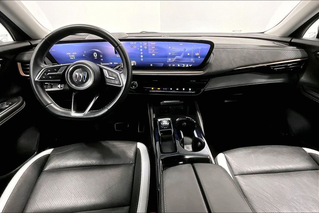 Used 2025 Buick Envision Sport Touring AWD/4WD image 18