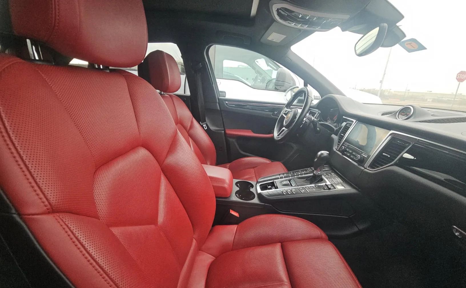 Used 2017 Porsche Macan S image 7