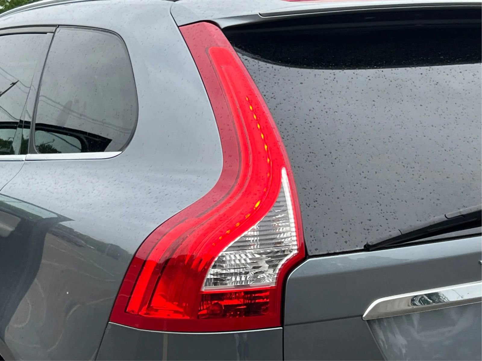 Used 2017 Volvo XC60 T6 Dynamic w/ Climate Package AWD/4WD image 34