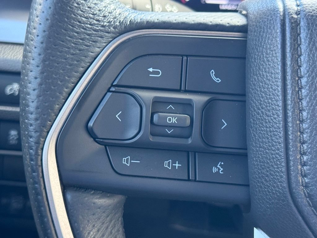 Used 2025 Toyota Tacoma TRD Off-Road AWD/4WD image 9