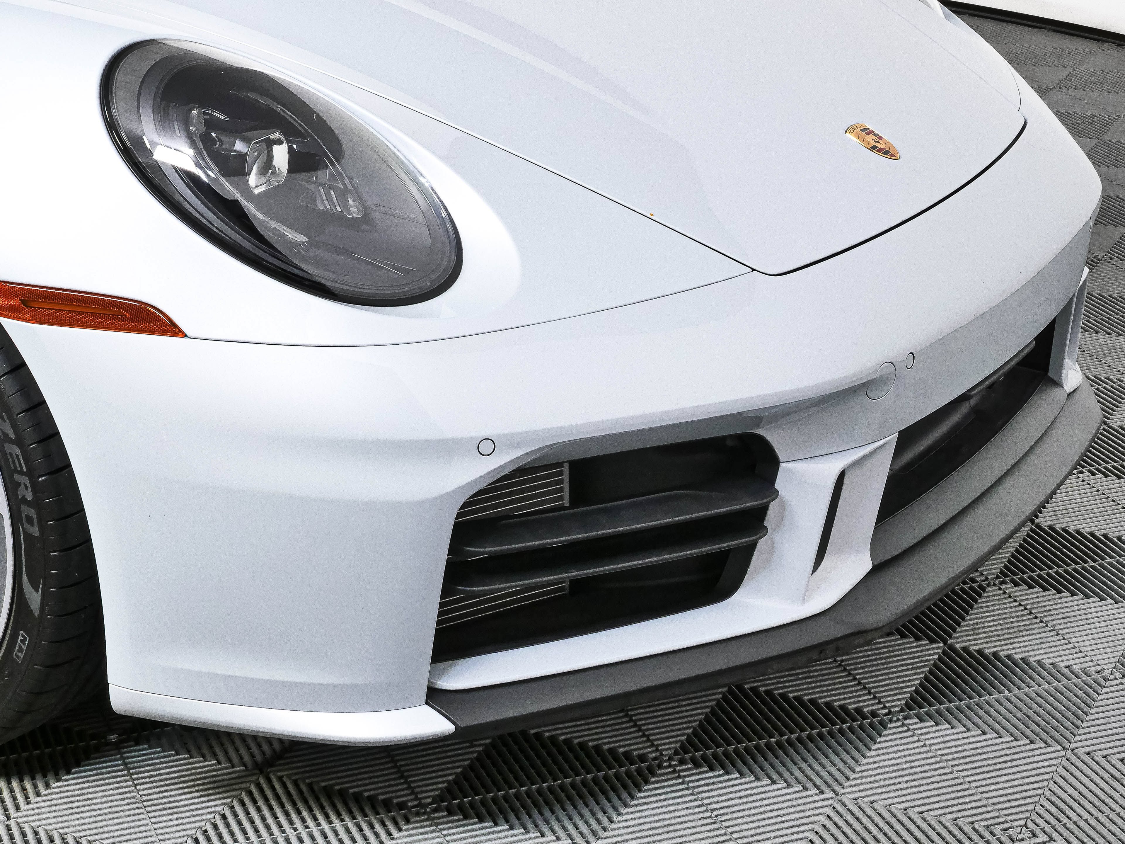 Certified 2025 Porsche 911 Carrera RWD image 36