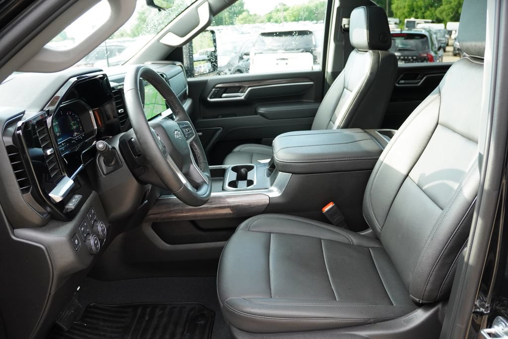 Certified 2025 Chevrolet Silverado 3500 LTZ w/ LTZ Plus Package AWD/4WD image 16
