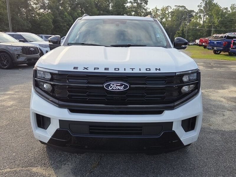 New 2027 Ford Expedition Max Platinum AWD/4WD image 2